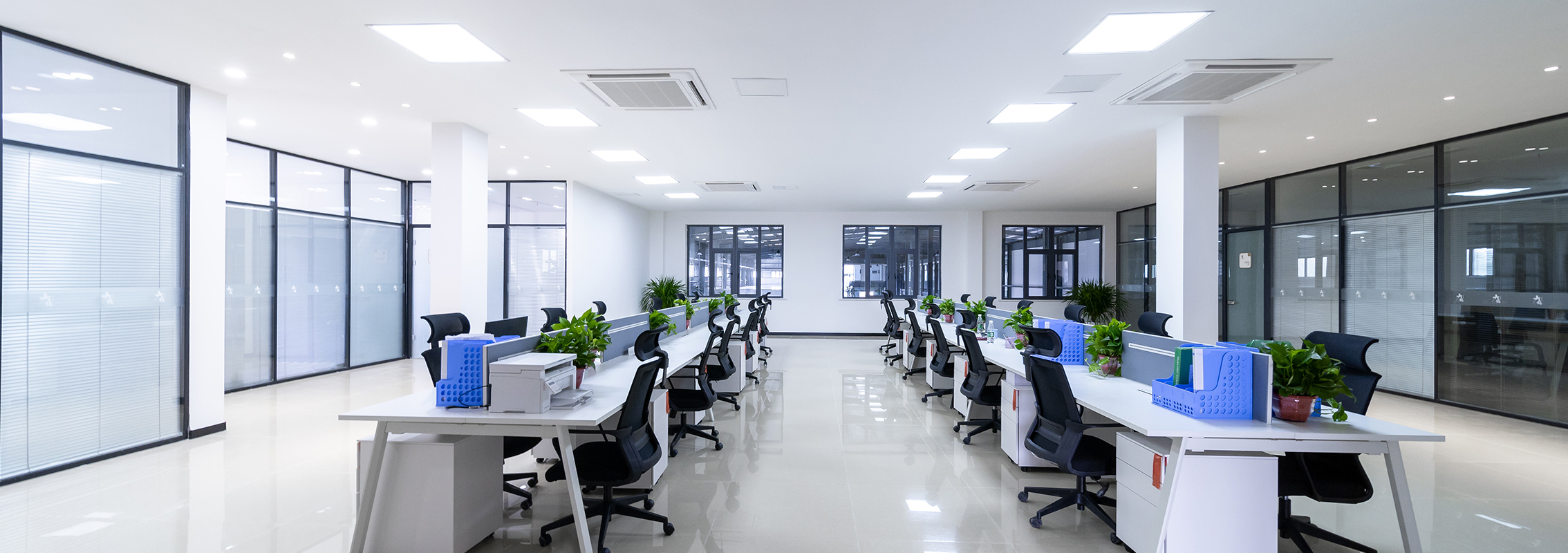 公共空间卫生间隔断